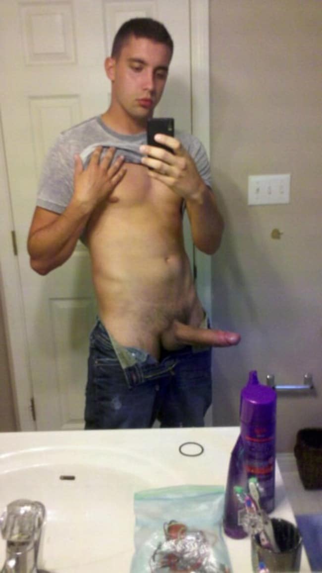 Hot Stud Shows Dick