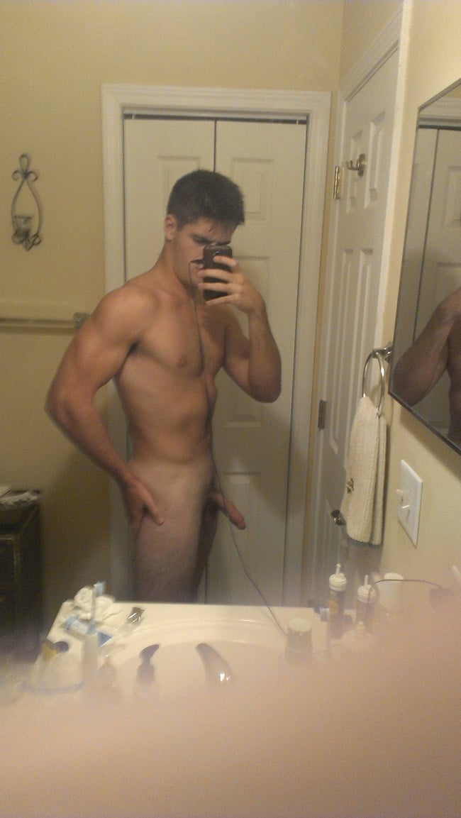 Jake Manley Nude